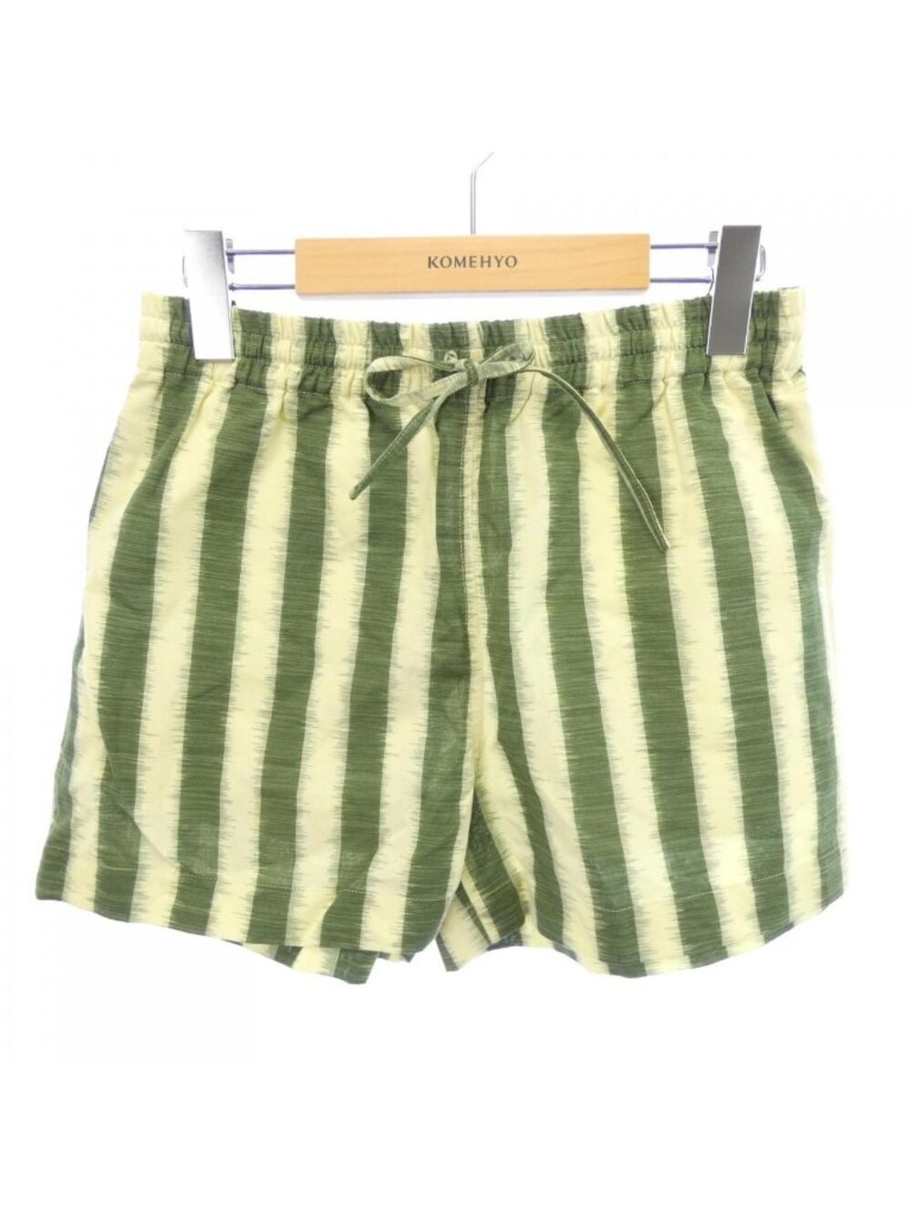 Dior Shorts Gold